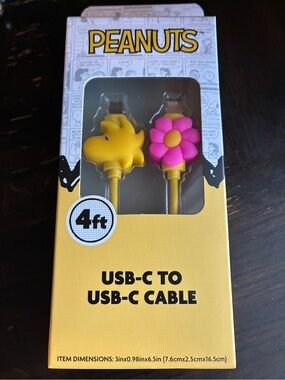 Peanuts Yellow USB-C Cable with Pink Flower Accent